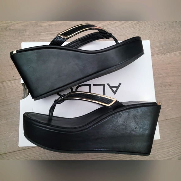 ALDO Wedge Thong Sandals - Picture 4 of 4